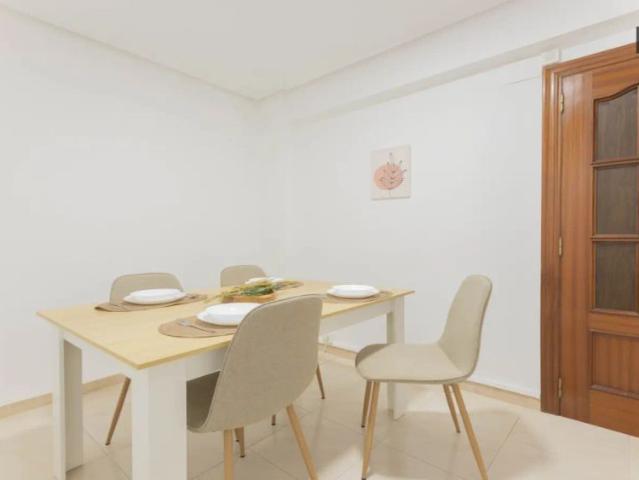 Room in a shared 4 bedroom apartment for rent in Vara de Quart