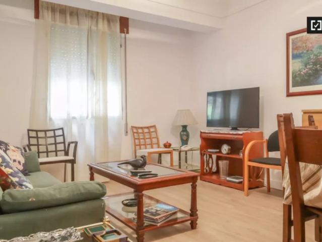 Room in a shared 4 bedroom apartment for rent in Ventas, only for students