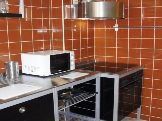 Room in a shared 4 bedroom apartment for rent in Vila Nova de Gaia