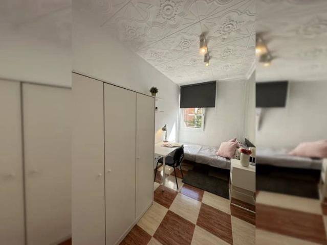 Room in a shared 4 bedroom apartment for rent in Vista alegre