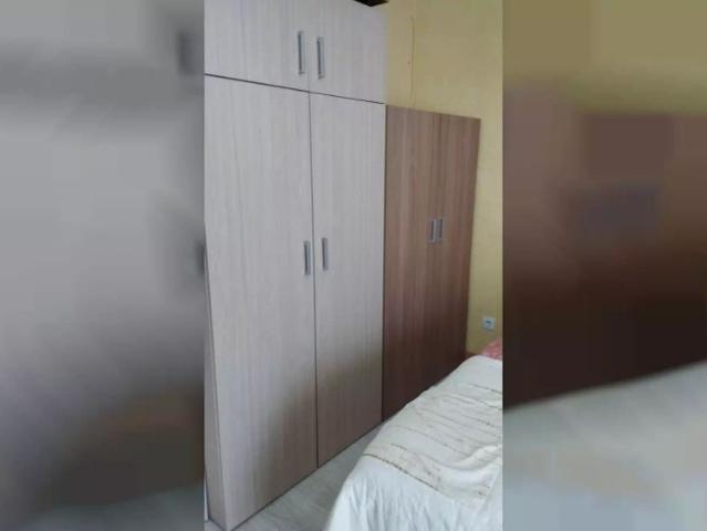 Room in a shared 4 bedroom apartment for rent in Zaragoza