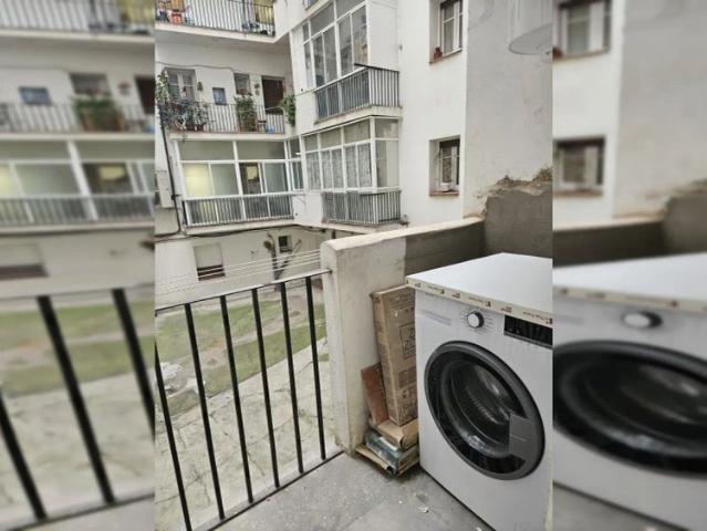 Room in a shared 4 bedroom apartment for rent in Zaragoza, all bills included