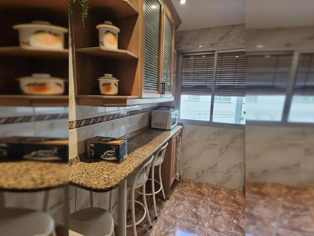 Room in a shared 4 bedroom apartment for rent in Zaragoza, only for males, professionals, and students