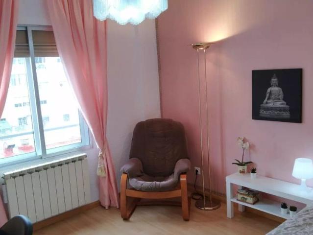 Room in a shared 4 bedroom apartment for rent in Zaragoza, perfect for professionals and students
