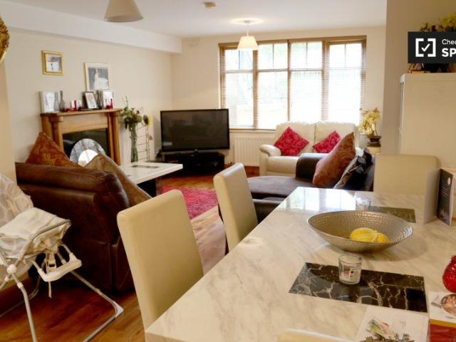 Room in a shared 4 bedroom flat for rent in Dublin