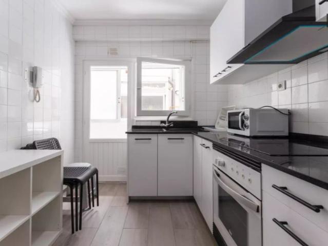Room in a shared 5 bedroom apartment for rent in Camí Fondo