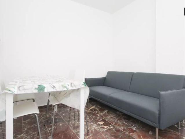 Room in a shared 5 bedroom apartment for rent in Camino de Ronda, professionals and students welcome
