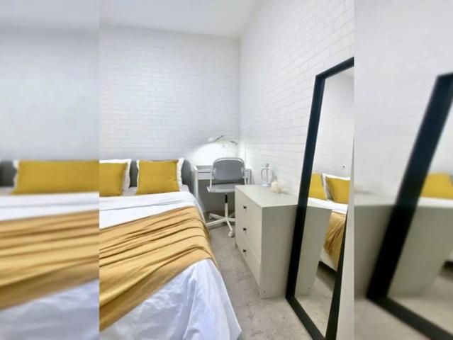 Room in a shared 5 bedroom apartment for rent in Castellana