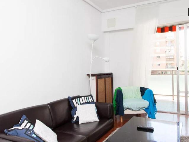 Room in a shared 5 bedroom apartment for rent in Ciudad Universitaria, perfect for professionals and students