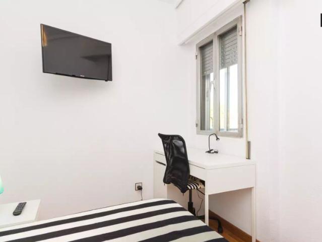 Room in a shared 5 bedroom apartment for rent in Ciudad Universitaria, perfect for professionals and students