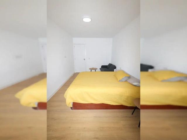 Room in a shared 5 bedroom apartment for rent in Ciutat Jardí