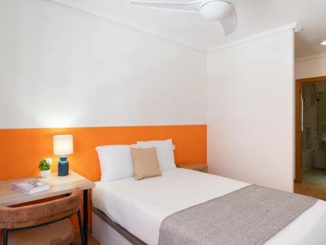 Room in a shared 5 bedroom apartment for rent in Acacias