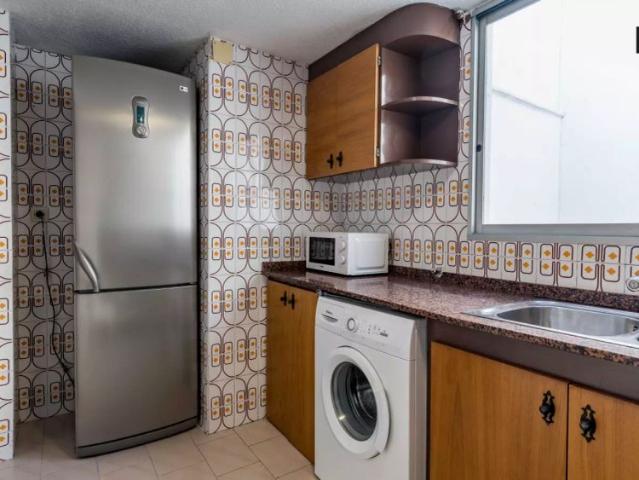 Room in a shared 5 bedroom apartment for rent in Aiora for professionals and students