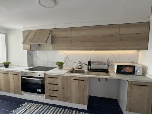 Room in a shared 5 bedroom apartment for rent in Aiora, professionals only