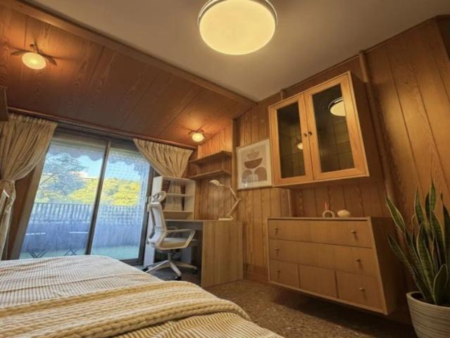 Room in a shared 5 bedroom apartment for rent in Aiora, professionals only