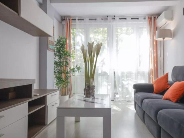 Room in a shared 5 bedroom apartment for rent in Alcalá de Henares