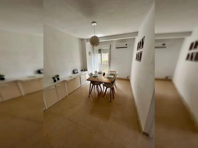 Room in a shared 5 bedroom apartment for rent in Alicante