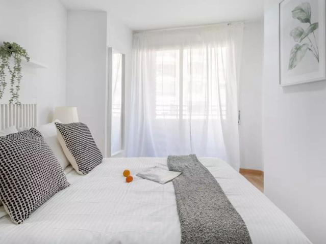 Room in a shared 5 bedroom apartment for rent in Alicante