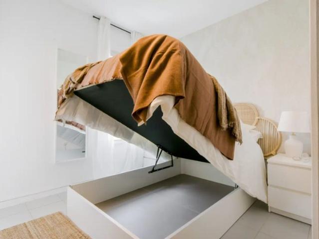 Room in a shared 5 bedroom apartment for rent in Almenara