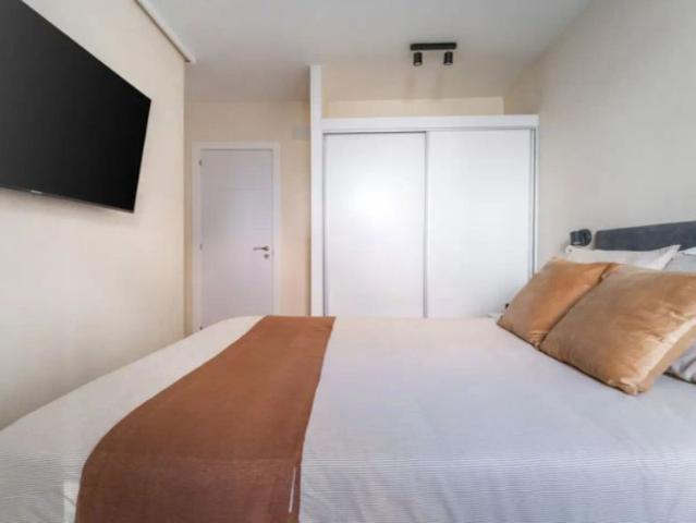 Room in a shared 5 bedroom apartment for rent in Almenara