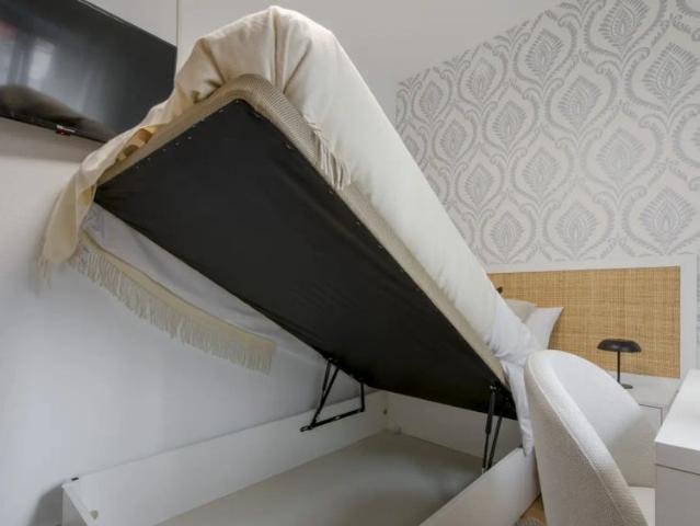 Room in a shared 5 bedroom apartment for rent in Almenara, perfect for all tenants