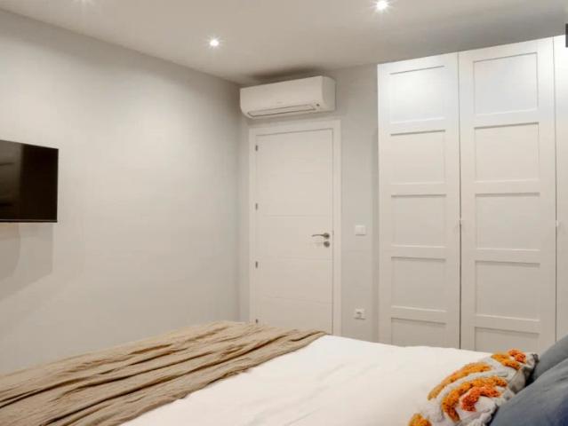 Room in a shared 5 bedroom apartment for rent in Almendrales, all bills included