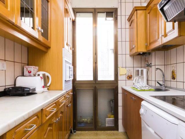 Room in a shared 5 bedroom apartment for rent in Arapiles, professionals and students only