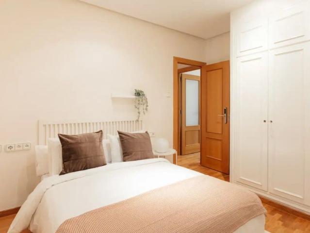 Room in a shared 5 bedroom apartment for rent in Arrancapins