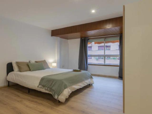 Room in a shared 5 bedroom apartment for rent in Arrancapins
