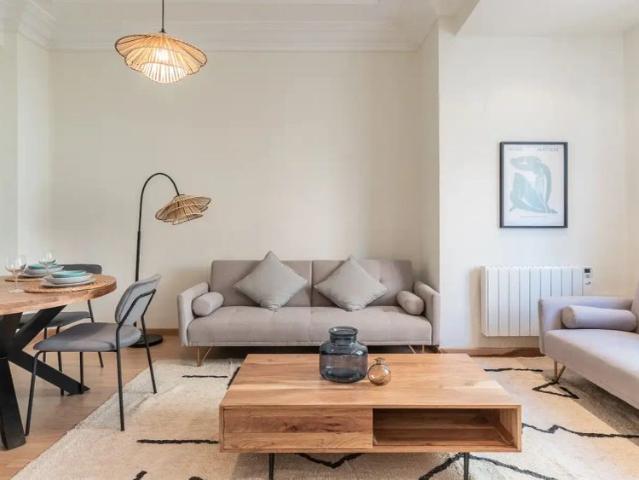 Room in a shared 5 bedroom apartment for rent in Arrancapins