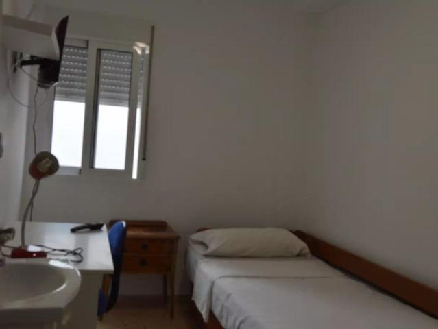 Room in a shared 5 bedroom apartment for rent in Beteró, Valencia