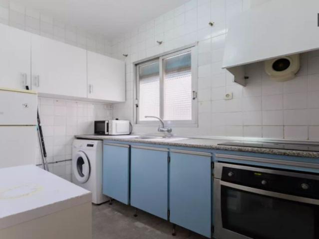 Room in a shared 5 bedroom apartment for rent in Benimaclet