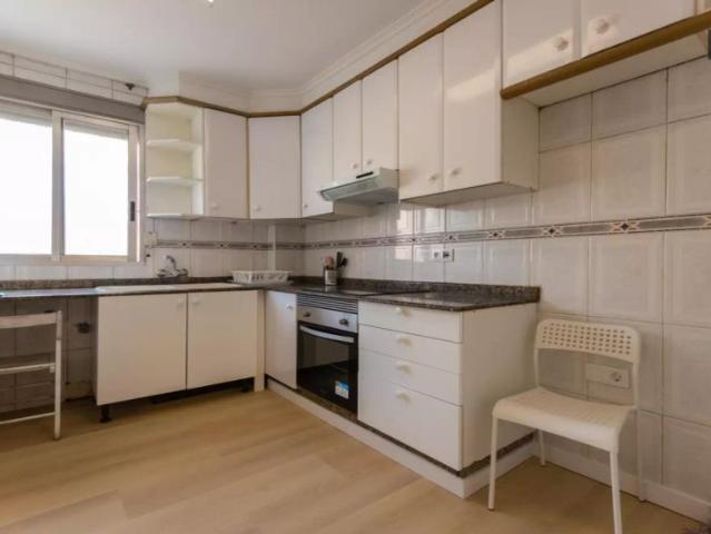 Room in a shared 5 bedroom apartment for rent in Benimaclet, gender unrestricted