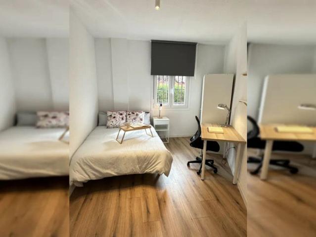 Room in a shared 5 bedroom apartment for rent in Berruguete