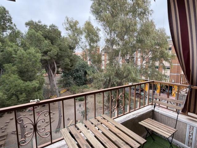 Room in a shared 5 bedroom apartment for rent in Burjassot
