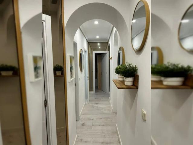 Room in a shared 5 bedroom apartment for rent in Goya, professionals and students only