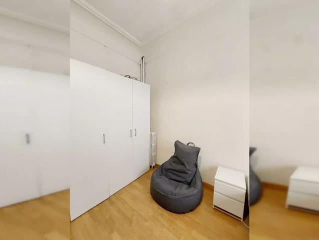 Room in a shared 5 bedroom apartment for rent in Gaztambide, bills included