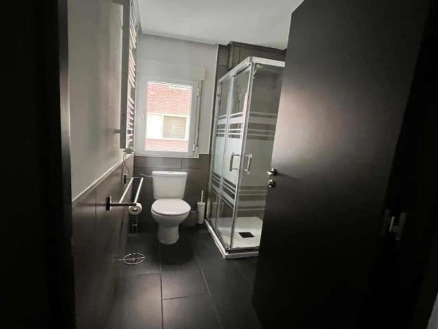 Room in a shared 5 bedroom apartment for rent in Embajadores