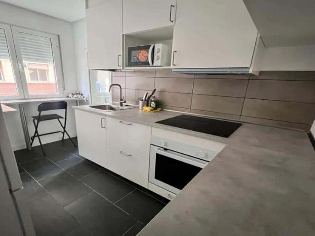 Room in a shared 5 bedroom apartment for rent in Embajadores