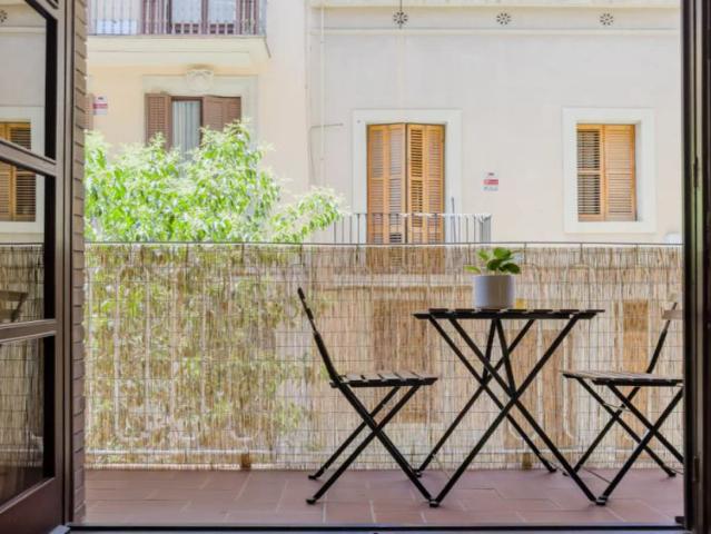Room in a shared 5 bedroom apartment for rent in el Putget i Farró, Barcelona, bills included