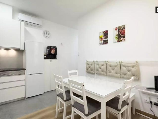 Room in a shared 5 bedroom apartment for rent in El Raval