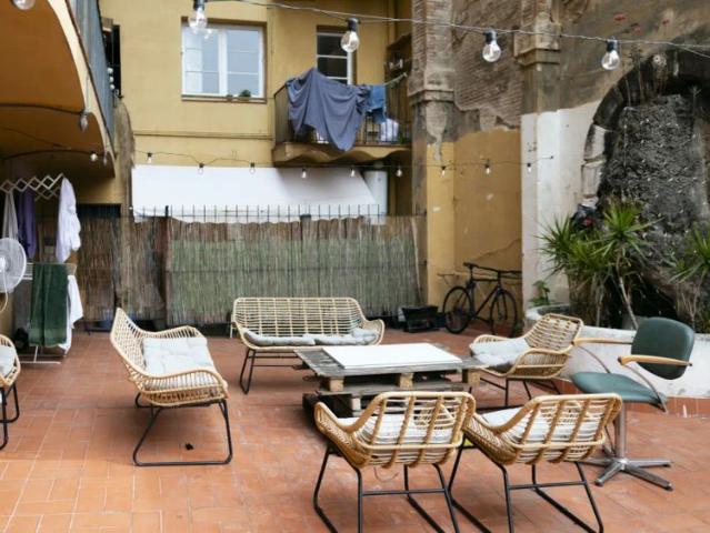 Room in a shared 5 bedroom apartment for rent in El Raval