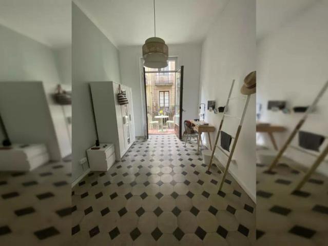 Room in a shared 5 bedroom apartment for rent in El Raval