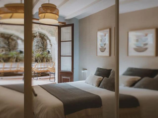 Room in a shared 5 bedroom apartment for rent in El Raval