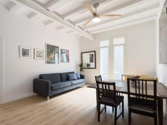 Room in a shared 5 bedroom apartment for rent in El Raval
