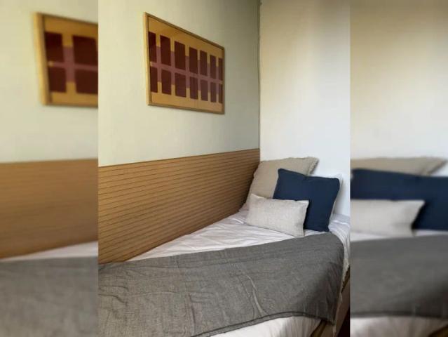 Room in a shared 5 bedroom apartment for rent in El Raval, suitable for professionals and students