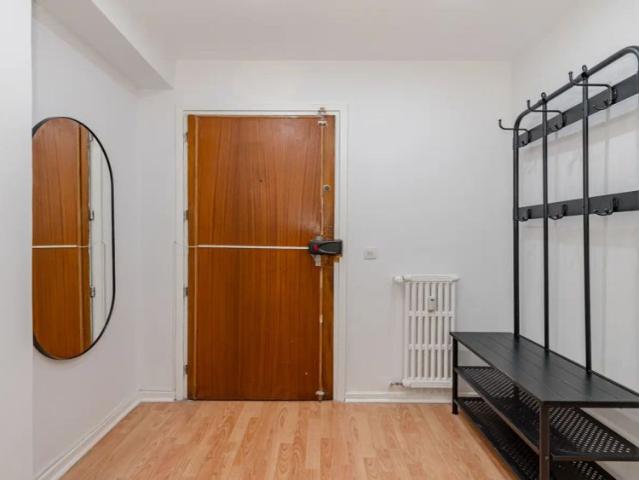 Room in a shared 5 bedroom apartment for rent in Hispanoamérica