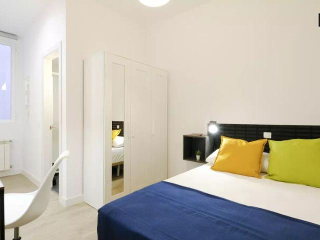 Room in a shared 5 bedroom apartment for rent in Justicia