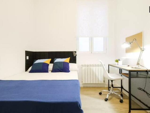 Room in a shared 5 bedroom apartment for rent in Justicia