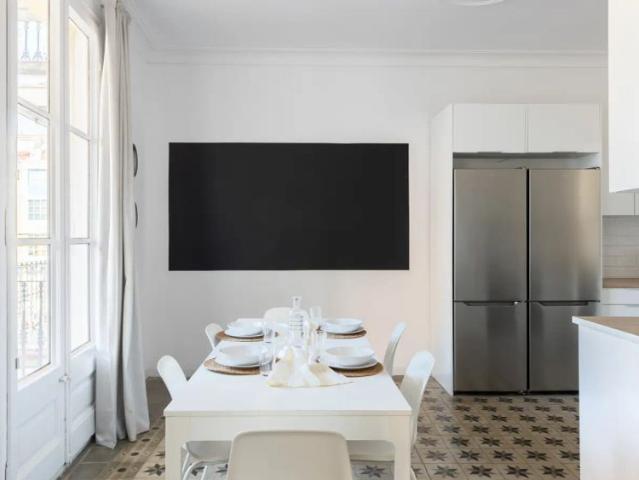Room in a shared 5 bedroom apartment for rent in La Dreta de l'Eixample
